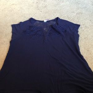 Navy blue shoulder cut shirt.